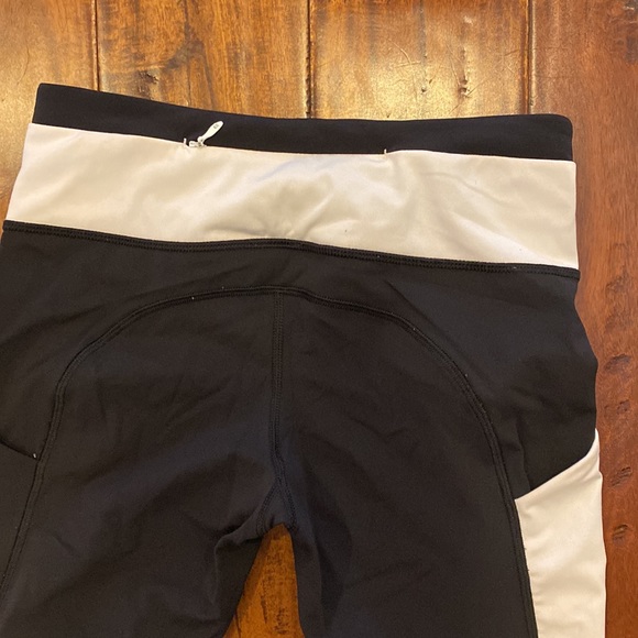 Lululemon leggings, white and silver reflective stripes - Picture 3 of 5